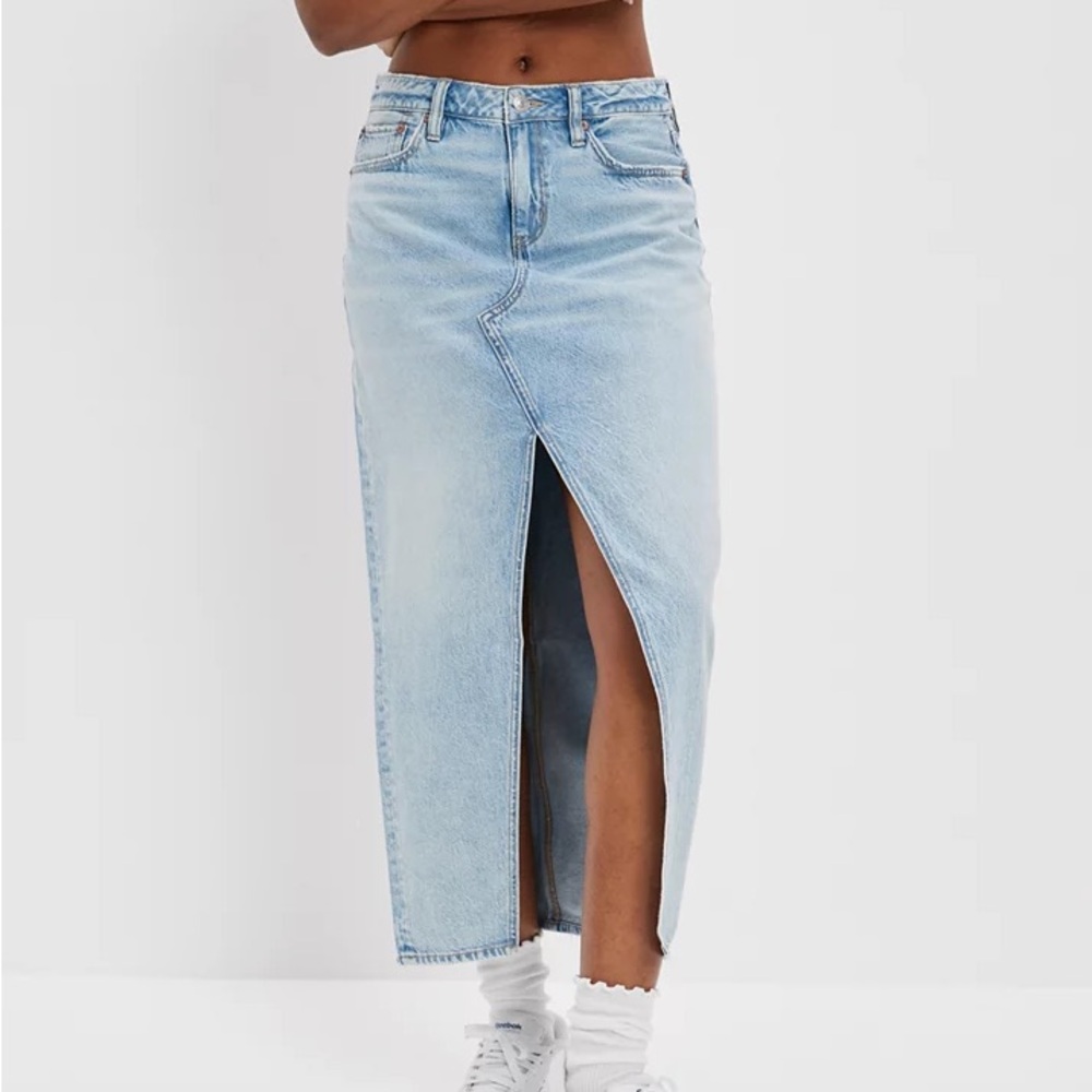 American Eagle Women’s Light Blue Denim Maxi Skirt with Front Slit - Size 00